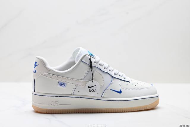 公司级耐克Nike Air Force 1’07空军一号低帮百搭休闲运动板鞋。柔软、弹性十足的缓震性能和出色的中底设计，横跨复古与现代的外型结合，造就出风靡全球