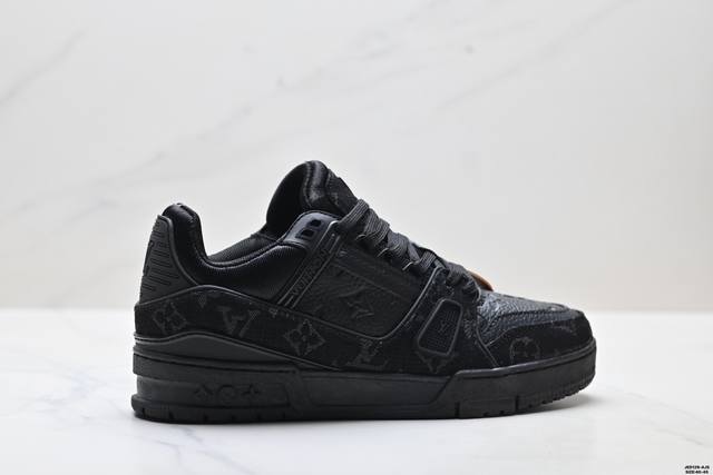 真标Louis Vuitton Trainer Sneaker Low 路易威登 休闲运动文化百搭板鞋 尺码:40-45 Id:Jed129-Ajs