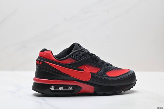 真标Nike Air Max Bw Og 耐克 初代复古气垫百搭休闲运动慢跑鞋 Nike Air Max Bw Og 男子运动鞋后跟沿袭经典大窗口设计。从橡胶
