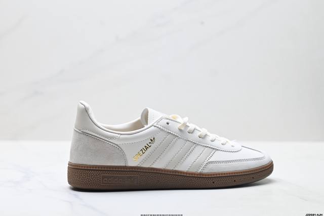 公司级Adidas Handball Spezial 阿迪达斯经典款 复古休闲板鞋 全鞋采用反毛皮制作 牛筋耐磨大底 承载青春情怀的板鞋 经典三条杠装饰鞋侧 品
