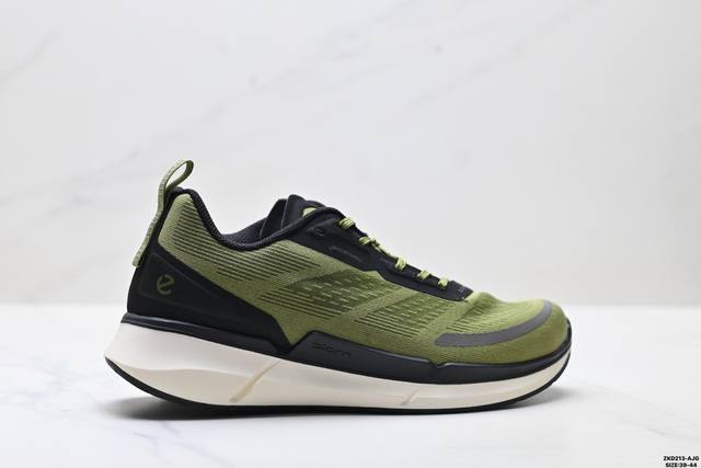 公司级Ecco爱步 Biom Aex 舒适时尚 简约时尚 减震防滑 低帮休闲鞋 戈尔防水薄膜内衬提供强大的透气性与防水性 有效阻隔外部水分渗透 确保双脚保持干爽