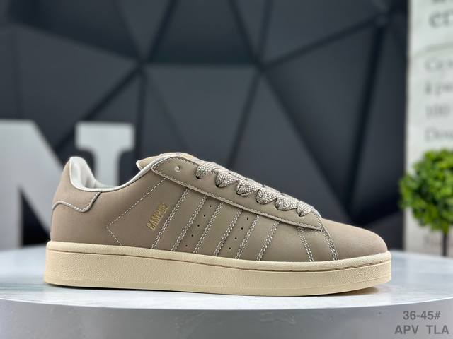 阿迪达斯 Adidas Originals Campus 00S 专柜同步配色 面包鞋系列 鞋身采用绒面皮料搭配常规皮革 质感上还是延续了经典 Campus 的