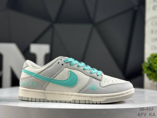 福利特价 耐克 Nk Sb Dunk Low 高端定制 低帮休闲运动板鞋独家版型，柔软高端皮革鞋面，夏季清爽浅蓝灰配色，冲击视觉的同时，带来舒适脚感体验 货号：