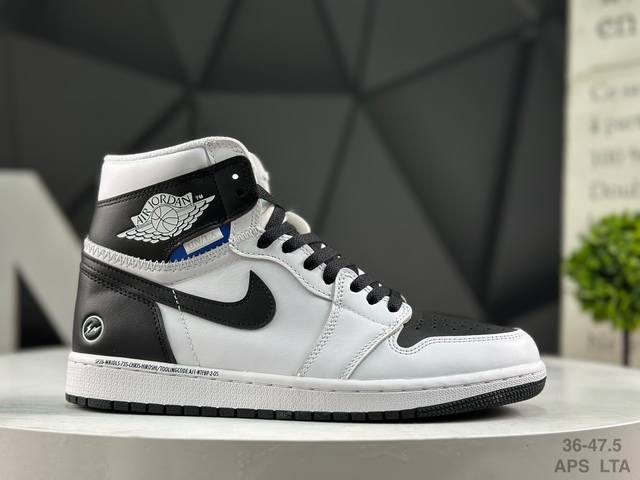 公司级带半码 耐克 Air Jordan 1 Mid 中帮 Aj1 乔丹1代 Aj1 乔1 高帮 乔丹篮球鞋系列 整双鞋配色采用Air Jordan 1经典的黑
