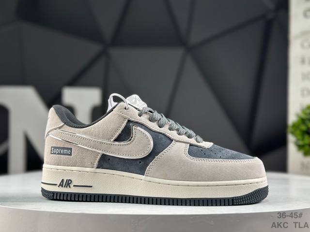 耐克 Nike Air Force 1’07 空军一号低帮百搭休闲运动板鞋。柔软、弹性十足的缓震性能和出色的中底设计，横跨复古与现代的外型结合，造就出风靡全球三