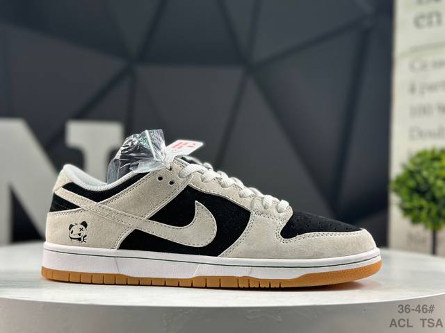 耐克 Nike Sb Dunk Low 扣篮系列 复古低帮休闲运动滑板板鞋。采用脚感柔软舒适Zoomair气垫，有效吸收滑板等极限运动在落地时带来的冲击力，为街
