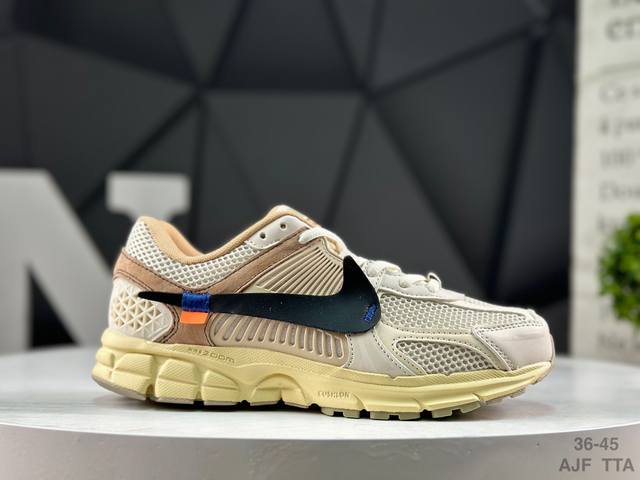 Nike 耐克 Zoom Vomero 5 运动鞋休闲训练跑步鞋，Nike Zoom Vomero 5 运动鞋妥帖包覆足部，提供透气支撑效果。耐穿材料组合设计，