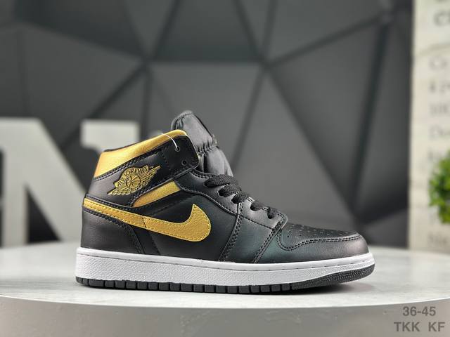 耐克 Jordan Air Jordan 1 舒适百搭 防滑耐磨 高帮 复古篮球鞋 男女同款 货号：Bq8426 071 尺码：如图所示 Tkk Kf