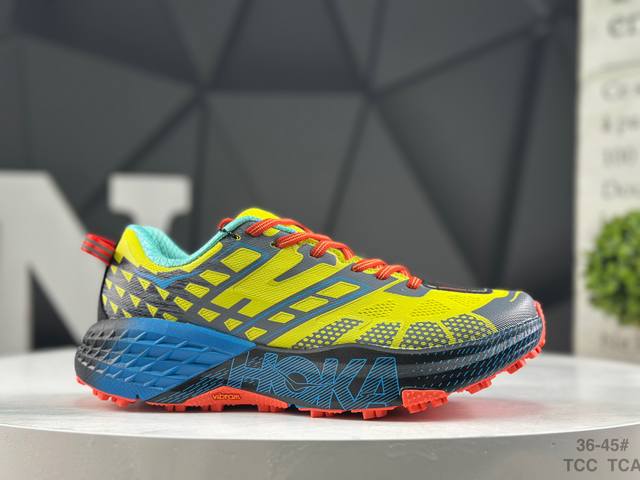 Hoka W Speedgoat 2 Hoka One One是来自美国的跑步鞋知名品牌，创立于2009年，始终致力于为所有跑者提供更新、更好的跑步装备。相比常
