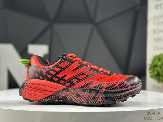 Hoka W Speedgoat 2 Hoka One One是来自美国的跑步鞋知名品牌，创立于2009年，始终致力于为所有跑者提供更新、更好的跑步装备。相比常