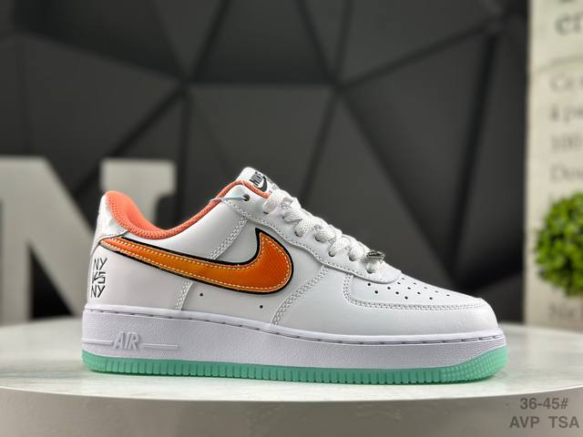 耐克 Nike Air Force 1‘07 空军一号低帮百搭休闲运动板鞋。柔软、弹性十足的缓震性能和出色的中底设计，横跨复古与现代的外型结合，造就出风靡全球三