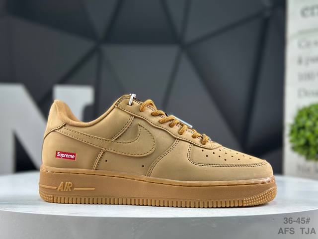 耐克 No.1版本 Nike Air Force 1 Low 空军一号 货号：Dn1555 200 原厂冲刀皮料切割干净 无任何毛边 清洁度细节完美 做工细节全