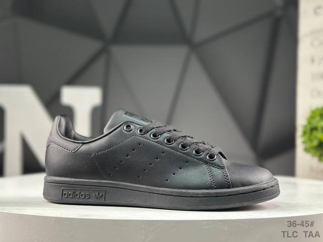 阿迪达斯 Adidas Stan Smith 史密斯经典板鞋 原版头层皮 毛孔清晰可见 杜绝二层破皮开裂 杜绝开胶 正确鞋型侧弧 真标原盒 原底原面 小红书代购