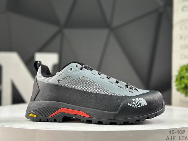 北面 The M Offtrail Hike Gore-Tex 面料采用进口磨砂牛皮 公司级版本 鞋底采用Vibram黄金大底 专门为鞋底设计的橡胶以出色的耐磨