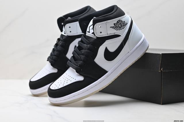 公司级Nike Air Jordan 1 Retro Mid Aj1乔丹一代中帮经典复古文化休闲运动篮球鞋 货号:852542-105 尺码:36 36.5 3