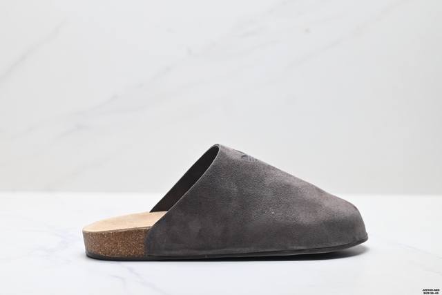 公司级Adidas Originals Adimule 阿迪达斯 百搭舒适 橡胶底 防磨包头拖鞋 采用柔软牛皮绒面 皮毛一体鞋面材质 中底鞋床搭载波状外形缓震软