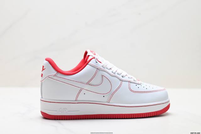 真标耐克Nike Air Force 1’07 空军一号低帮百搭休闲运动板鞋。柔软、弹性十足的缓震性能和出色的中底设计，横跨复古与现代的外型结合，造就出风靡全球