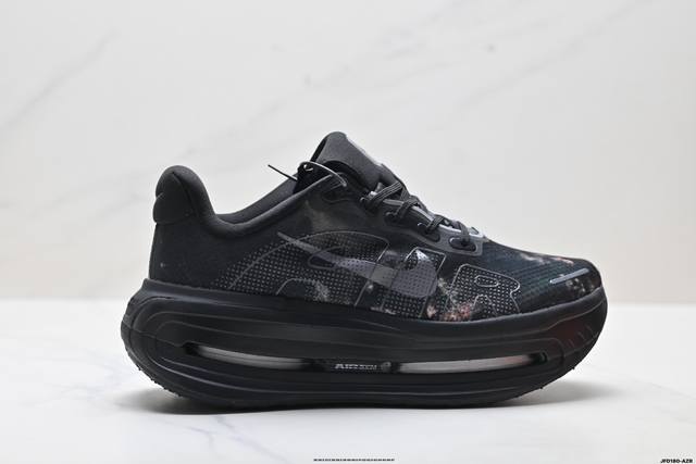 公司级Nike Vomero premium 耐克 舒适减震防滑 低帮跑步鞋 全掌Reactx泡绵中底 前掌和后跟还配备了Air Zoom气垫单元 据说跑起来更