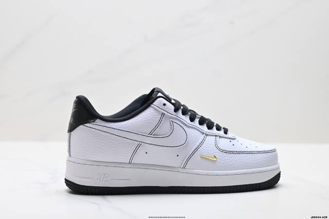公司级耐克Nike Air Force 1’07空军一号低帮百搭休闲运动板鞋。柔软、弹性十足的缓震性能和出色的中底设计，横跨复古与现代的外型结合，造就出风靡全球