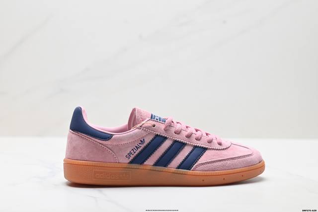 真标Adidas Handball Spezial 官方正确版本 阿迪达斯经典款 复古休闲板鞋 全鞋采用反毛皮制作 牛筋耐磨大底 承载青春情怀的板鞋 经典三条杠