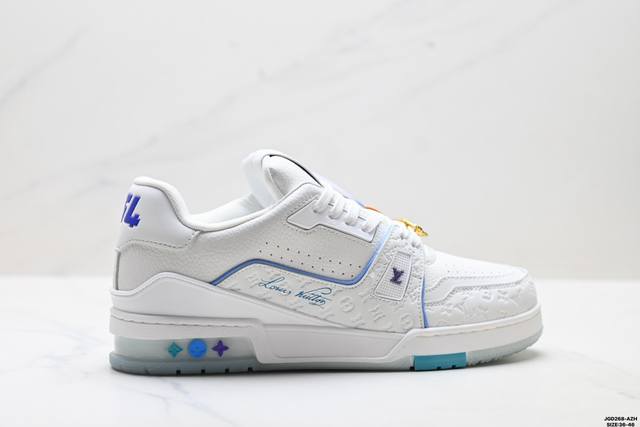 公司级Louis Vuitton Trainer Sneaker Low 路易威登 休闲运动文化百搭板鞋 舒适防滑底和百搭性霸屏整个时尚娱乐圈 细节调整完美主义