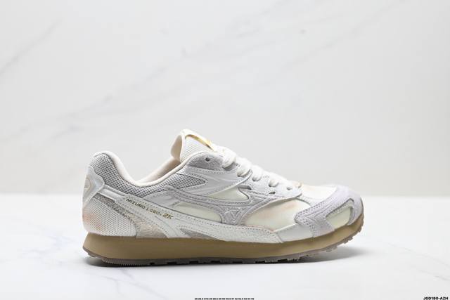 公司级Mizuno美津浓 Lg 60S 2K 舒适百搭 做旧设计 德训 薄底防滑耐磨 低帮休闲鞋 Y2K与60S的时空碰撞 趋势破壁 沿袭Mizuno经典薄底跑