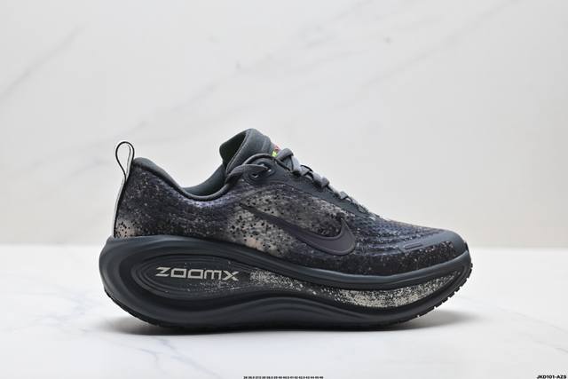 公司级Nike Vomero plus 耐克 舒适减震防滑 低帮跑步鞋 全掌Reactx泡绵中底 前掌和后跟还配备了Air Zoom气垫单元 据说跑起来更快更舒