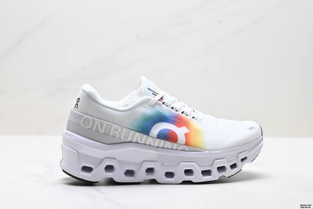 公司级On Cloudmonster 昂跑 户外街头机能风新兴品牌轻便低帮跑步鞋 首发实拍鞋款以网球为灵感的运动休闲鞋 大胆的复古外观与革新科技融合 助力运动生