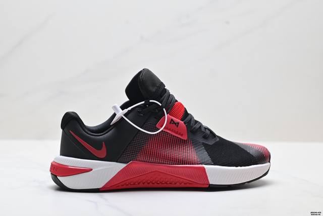 公司级耐克Nike Metcon 10男子透气轻便训练鞋冬季健身缓震运动 在后跟下方这一关键部位融入强韧 Hyperlift 垫片，可在举重时有效提升稳定性，助