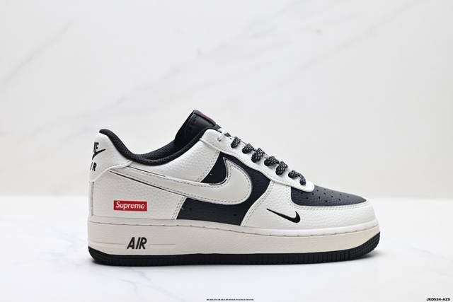 公司级耐克Nike Air Force 1‘07 空军一号低帮百搭休闲运动板鞋。柔软、弹性十足的缓震性能和出色的中底设计，横跨复古与现代的外型结合，造就出风靡全