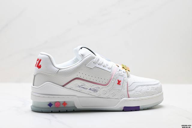公司级Louis Vuitton Trainer Sneaker Low 路易威登 休闲运动文化百搭板鞋 舒适防滑底和百搭性霸屏整个时尚娱乐圈 细节调整完美主义