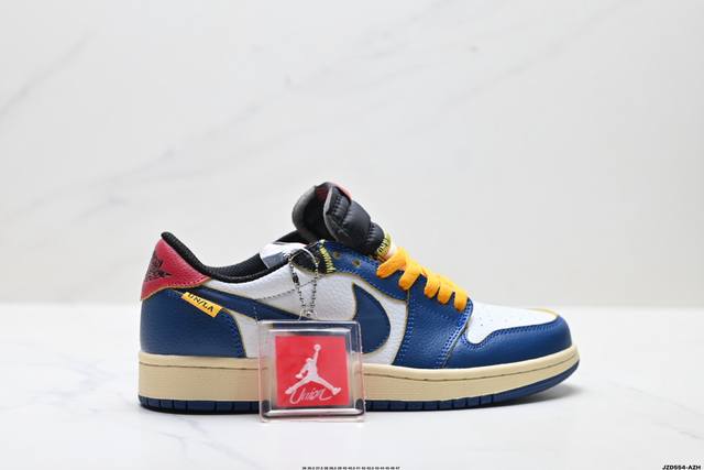 真标Nike Air Jordan 1 Retro Low Og 耐克 Aj1乔1低帮休闲板鞋 官方货号:By1301-106 尺码:36 36.5 37.5