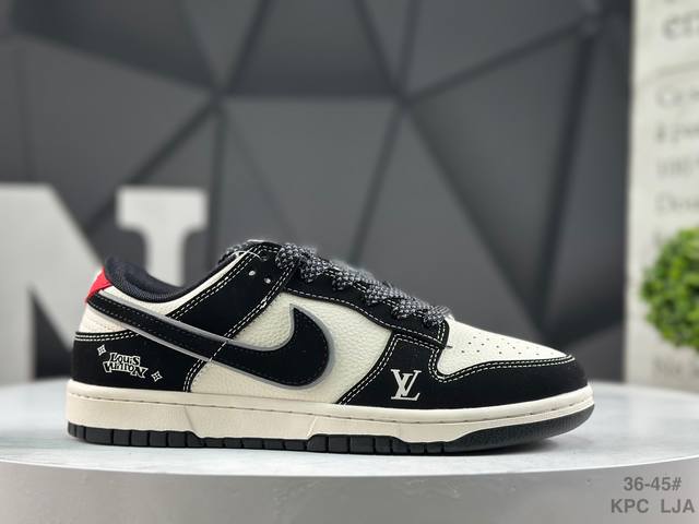 耐克 Nike Dunk Low 板鞋 Sb系列经典百搭休闲运动板鞋加厚鞋舌的填充，使舒适性大大提升，同时也更方便穿脱中底部分则加入了脚感柔软舒适Zoomair