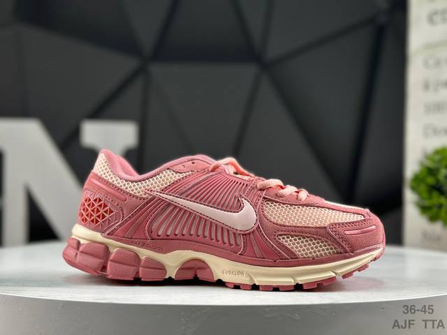 耐克 Nk Zoom Vomero 5 Sp 佛莫罗5代系列经典复古休闲运动慢跑鞋 #采用环保纤维革饰片组合网眼布鞋面材质 正确后跟Tpu加固 耐弯折热塑框架支