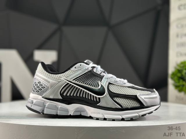 耐克 Nk Zoom Vomero 5 Sp 佛莫罗5代系列经典复古休闲运动慢跑鞋 #采用环保纤维革饰片组合网眼布鞋面材质 正确后跟Tpu加固 耐弯折热塑框架支