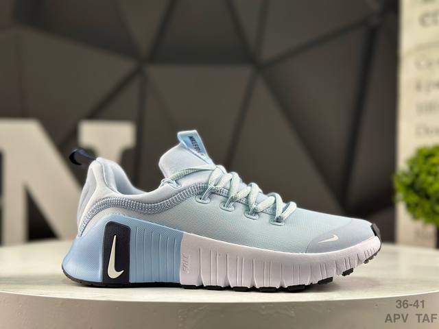 耐克 Nike Free Metcon 6 网布圆头系带 减震防滑 低帮休闲训练鞋 整体设计流线更简洁了，标志性Logo越来越小，后跟倒三角设计让小腿更显长 目