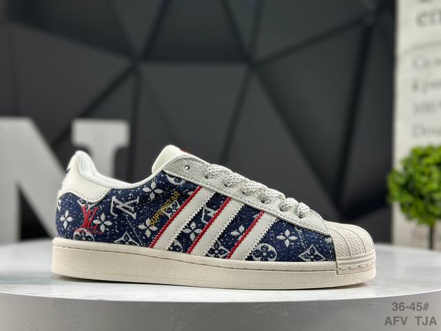 阿迪达斯 三叶草Adidas Originals Superstar 经典贝壳头系列低帮百搭休闲运动板鞋Supreme限定 货号： Jy8910 尺码：36 3