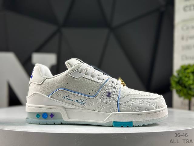 路易威登 Louis Vuitton Lv路易威登板鞋 乘风破浪的姐姐争先种草款,舒适透明底和百搭性霸屏整个时尚娱乐圈，正品1:1套楦复刻，细节调整完美主义！鞋