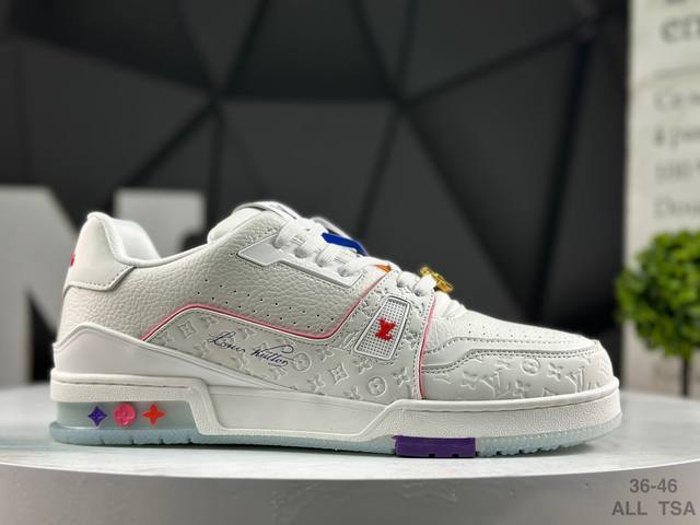 路易威登 Louis Vuitton Lv路易威登板鞋 乘风破浪的姐姐争先种草款,舒适透明底和百搭性霸屏整个时尚娱乐圈，正品1:1套楦复刻，细节调整完美主义！鞋