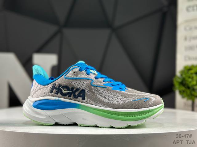Hoka M Clifton 10 全新配色 这个品牌来自于新西兰的毛利语，Hoka表示大地，One One表示飞越，连起来就是飞越地平线，One One不是读