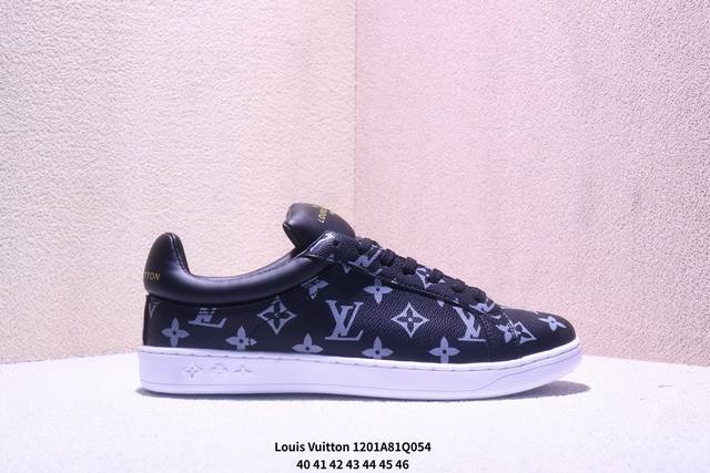 Louis Vuitton Trainer Sneaker 路易威登低帮休闲鞋 艺术总监 Virgil Abloh 设计的路易威登手写标识则于侧面彰显品牌格调.