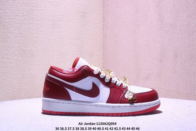 真标Nike Air Jordan 1 Low Aj1乔1低帮休闲板鞋 尺码:36 36.5 37.5 38 38.5 39 40 40.5 41 42 42.