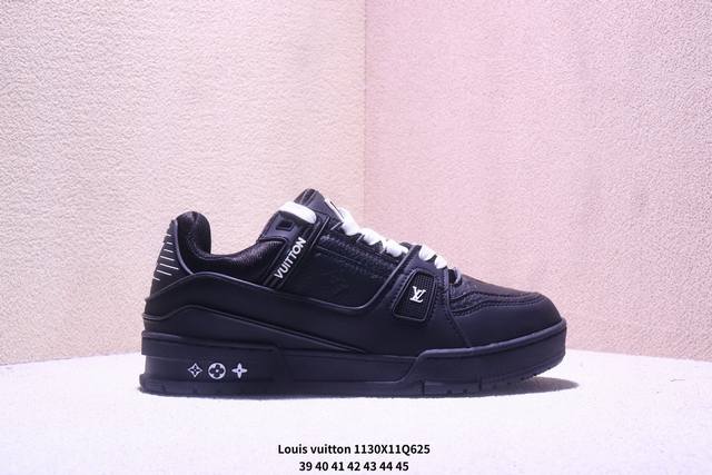 Louis Vuitton Trainer Sneaker Low 路易威登 休闲运动文化百搭板鞋 舒适防滑底和百搭性霸屏整个时尚娱乐圈 细节调整完美主义 鞋面