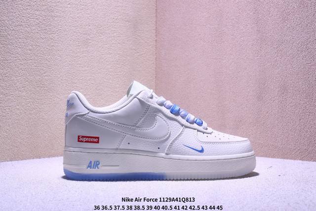 耐克 Nike Air Force 1 ’07 空军一号低帮百搭休闲运动板鞋。柔软、弹性十足的缓震性能和出色的中底设计，横跨复古与现代的外型结合，造就出风靡全球