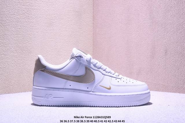 耐克 Nike Air Force 1 ’07 空军一号低帮百搭休闲运动板鞋。柔软、弹性十足的缓震性能和出色的中底设计，横跨复古与现代的外型结合，造就出风靡全球