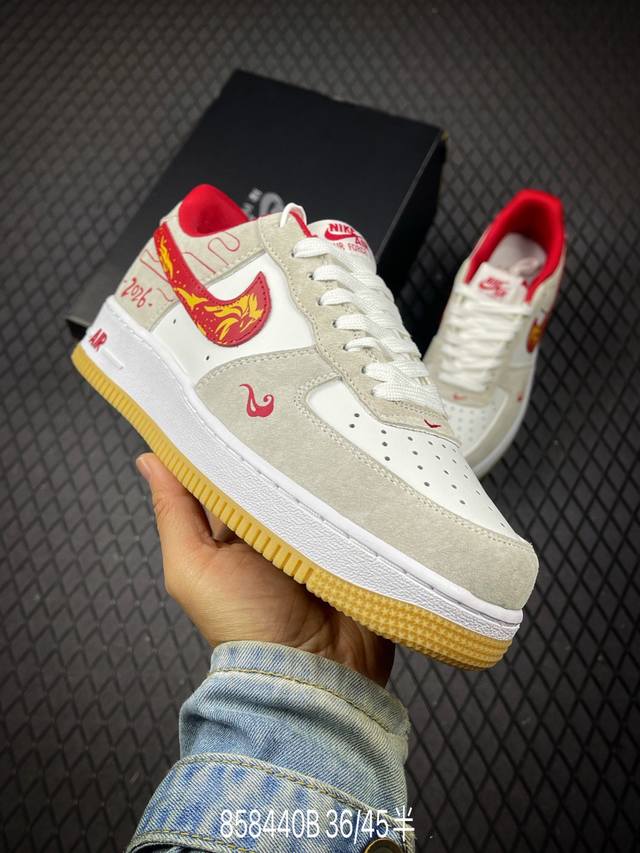 B 真标耐克Nike Air Force 1’07空军一号低帮百搭休闲运动板鞋。柔软、弹性十足的缓震性能和出色的中底设计，横跨复古与现代的外型结合，造就出风靡全