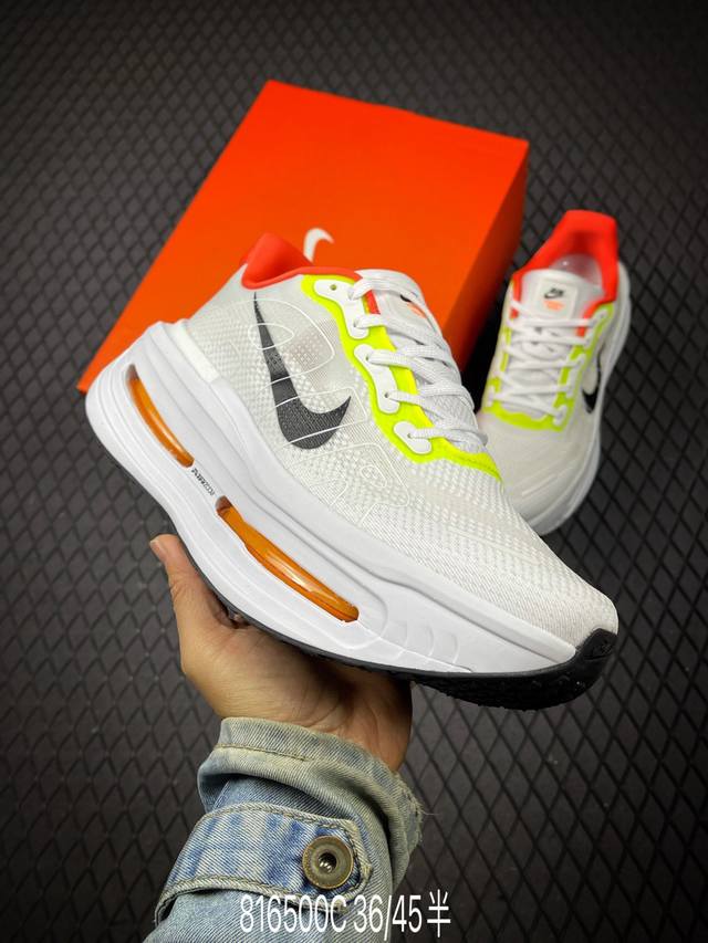 C Nike Vomero premium 耐克 飞马 舒适减震防滑 低帮跑步鞋 全掌Reactx泡绵中底 前掌和后跟还配备了Air Zoom气垫单元 据说跑起