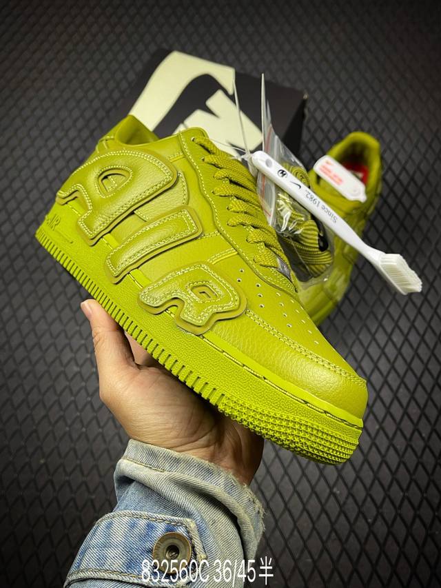 C 公司级Nike Air Force 1‘07 原楦头原纸板 打造纯正低帮空军版型 专注外贸渠道 全掌内置蜂窝气垫 原盒配件 原厂中底钢印、拉帮完美 货号:F