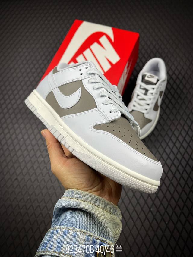 B 公司级Nike Dunk Sb Low 全新配色 定制Dunk Sb顾名思义，具有经典的Dunk血缘，又注入了更多的时尚元素。相较于普通的Dunk滑板鞋，改