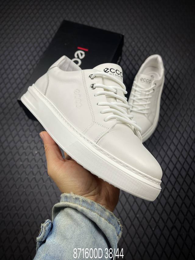 D Ecco爱步休闲鞋子男鞋 透气防水百搭休闲板鞋 柔酷7号系列经典小白鞋 鞋面采用臻选牛皮 质感丰富，脚感柔软舒适 鞋面设有Gore-Tex防水薄膜 给你贴心
